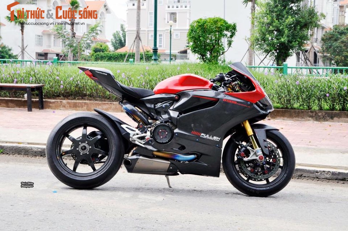 Ducati 1199S do gia ngang 