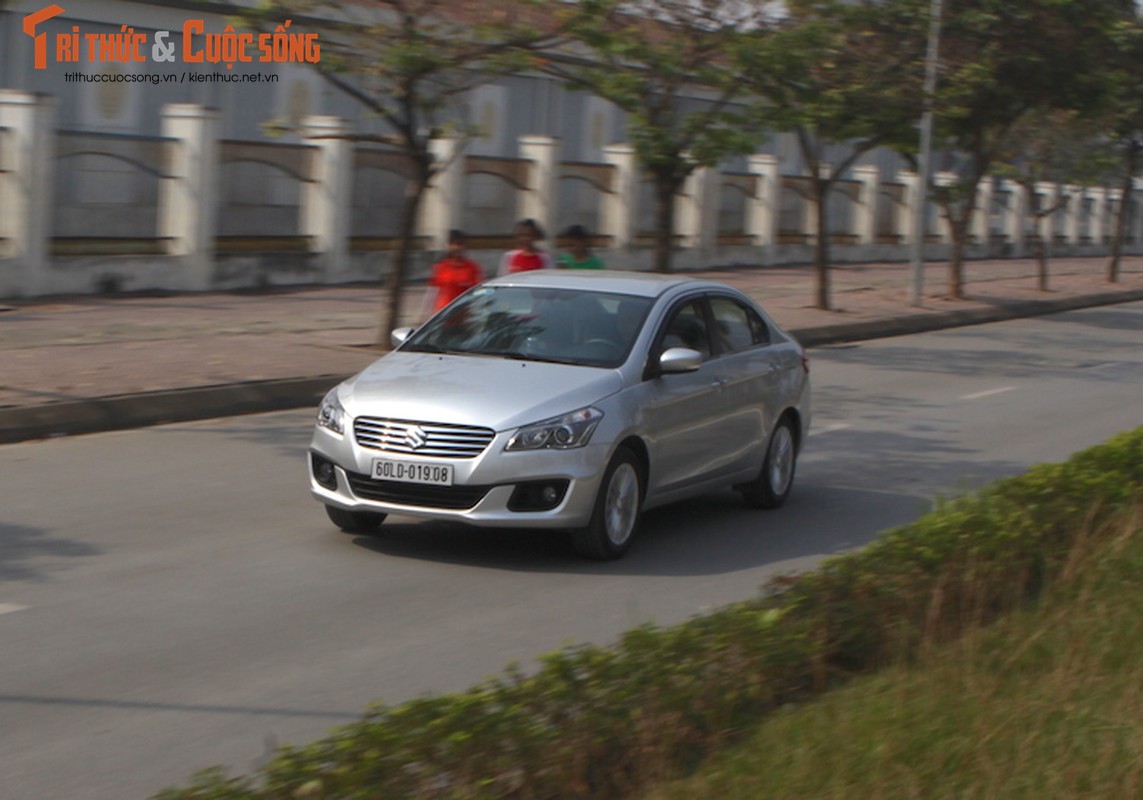 Suzuki Ciaz 2016 gia 580 trieu tai Viet Nam co gi?-Hinh-18