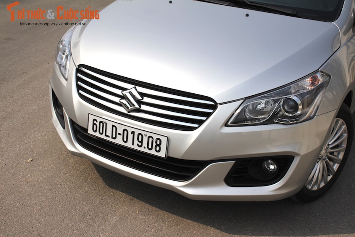 Suzuki Ciaz 2016 gia 580 trieu tai Viet Nam co gi?-Hinh-3