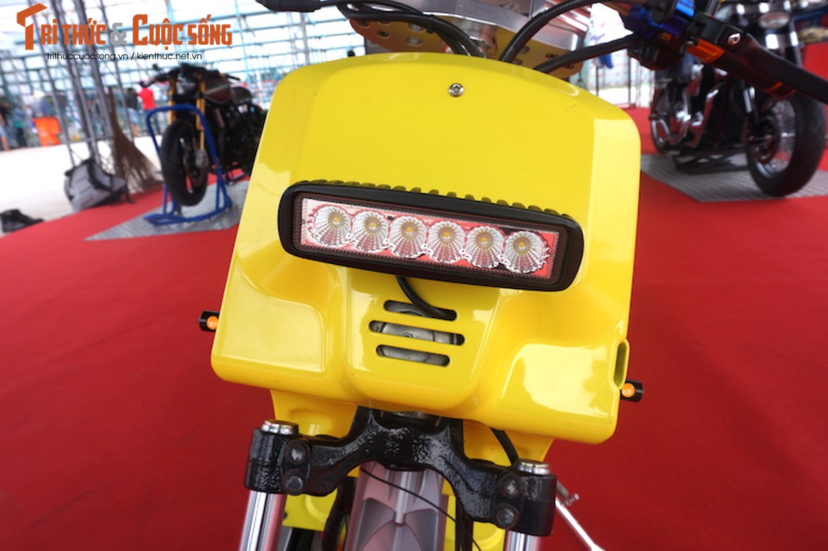 Honda Zoomer 50cc do “tran trui” sieu doc tai Sai Gon-Hinh-4