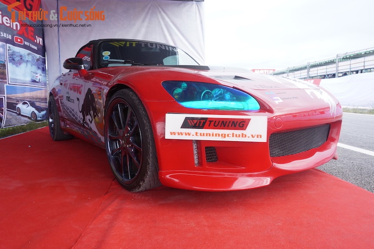 Can canh mui tran Honda S2000 do 700 trieu tai Sai Gon-Hinh-2