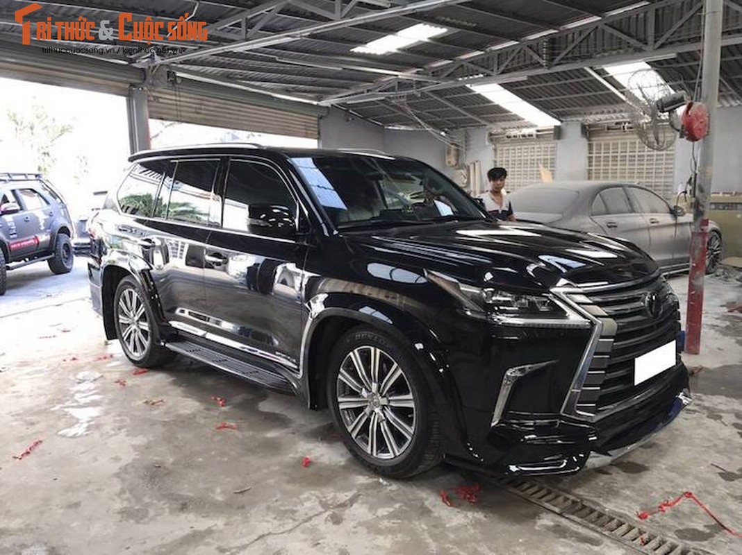 Tho Viet do SUV Lexus LX570 cuc ngau voi bodykit thua