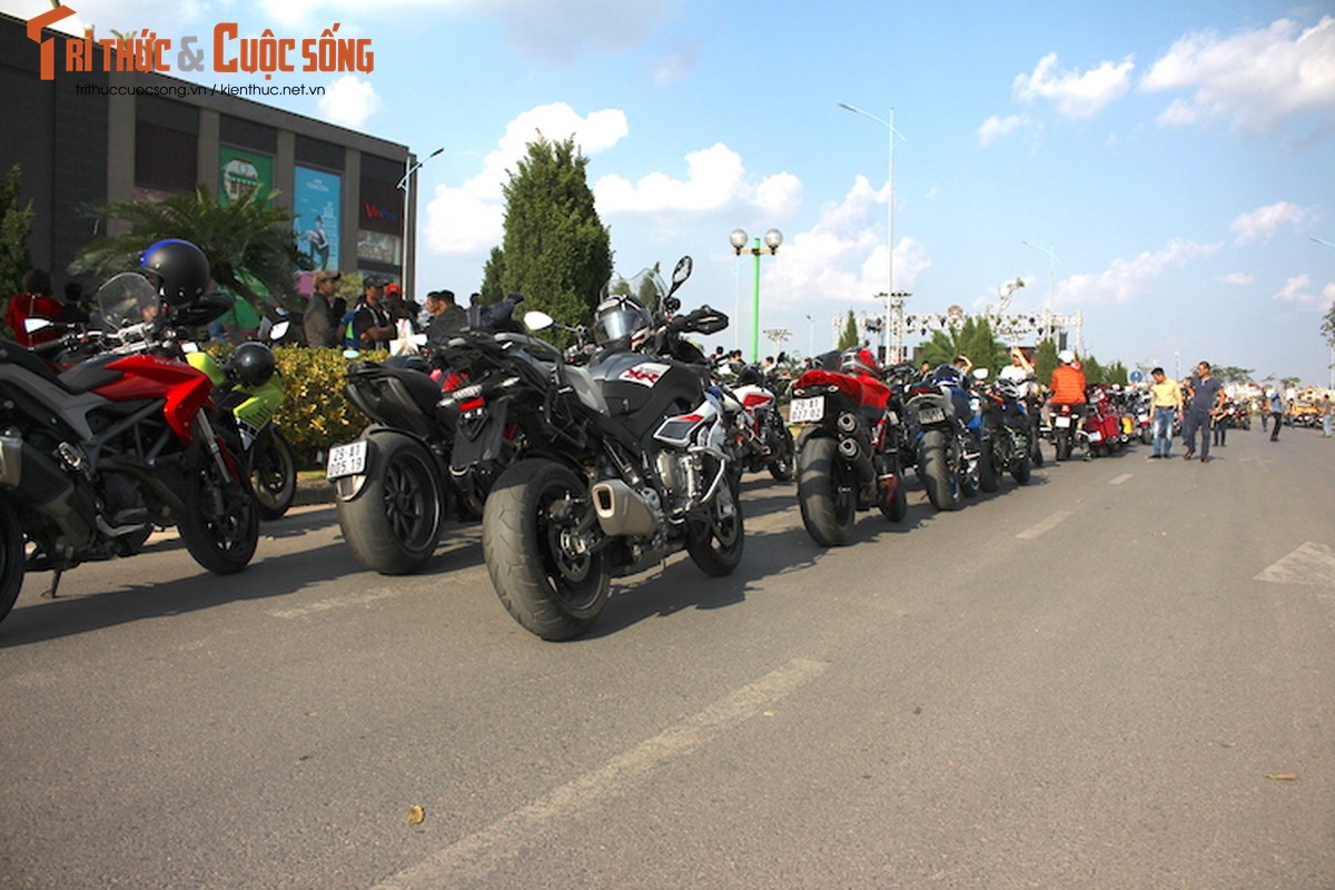 Hang tram moto “khung” hop mat dau nam tai Ha Noi-Hinh-4