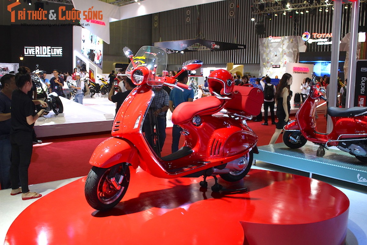 &quot;Soi&quot; xe ga gia nua ty Vespa 946 Red tai Viet Nam-Hinh-2