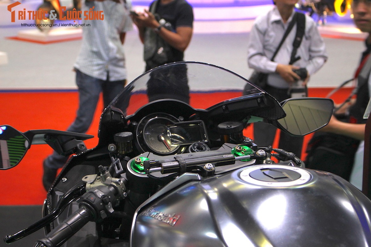 Moto &quot;khung” Kawasaki Ninja H2 Carbon tien ty tai VN-Hinh-4