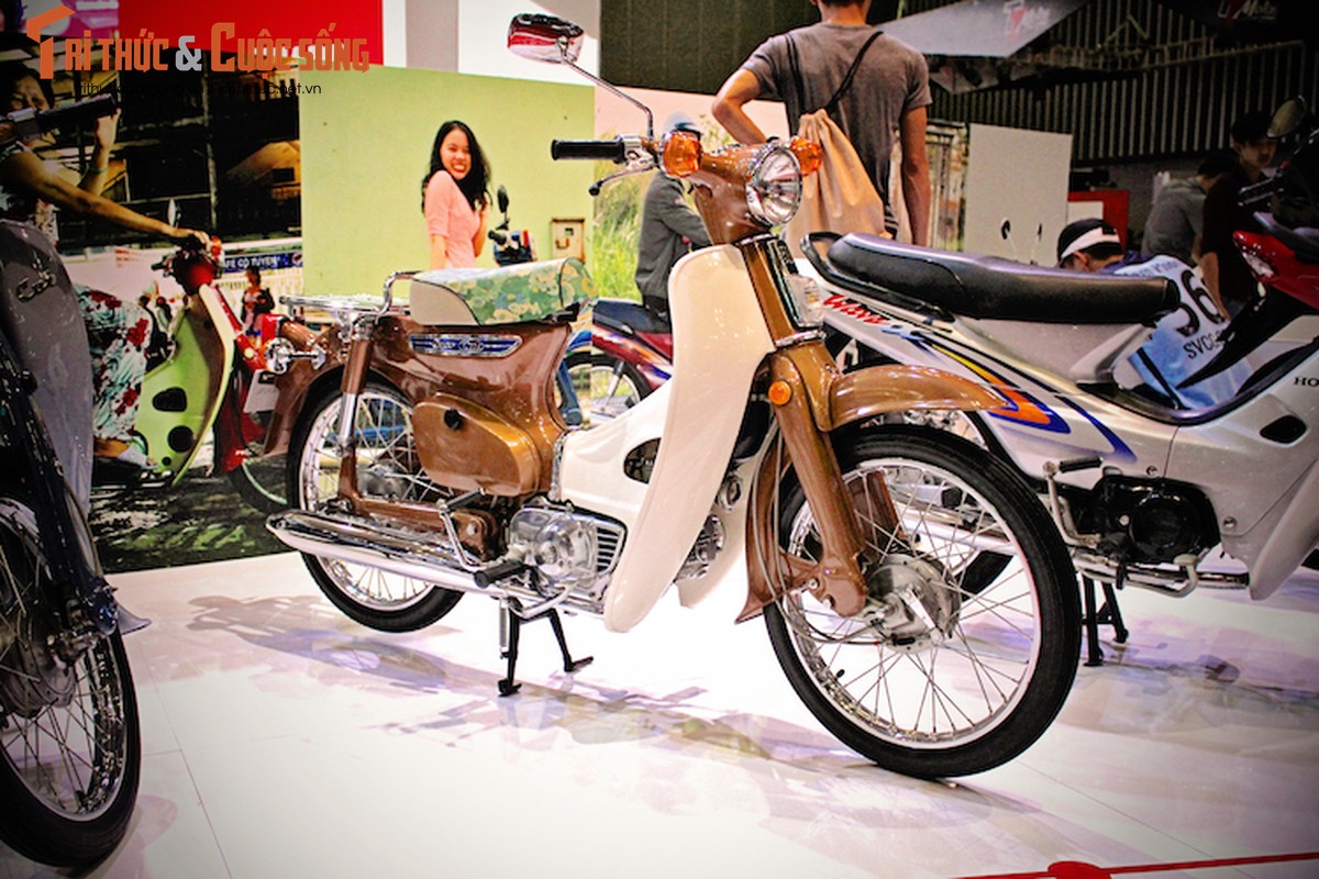 Honda Super Cub “dau venh may canh” moi cung tai VN