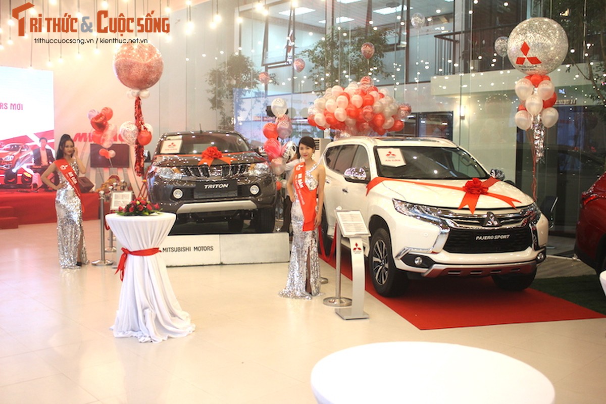 “Dot nhap” showroom Mitsubishi trieu do tai Ha Noi-Hinh-2