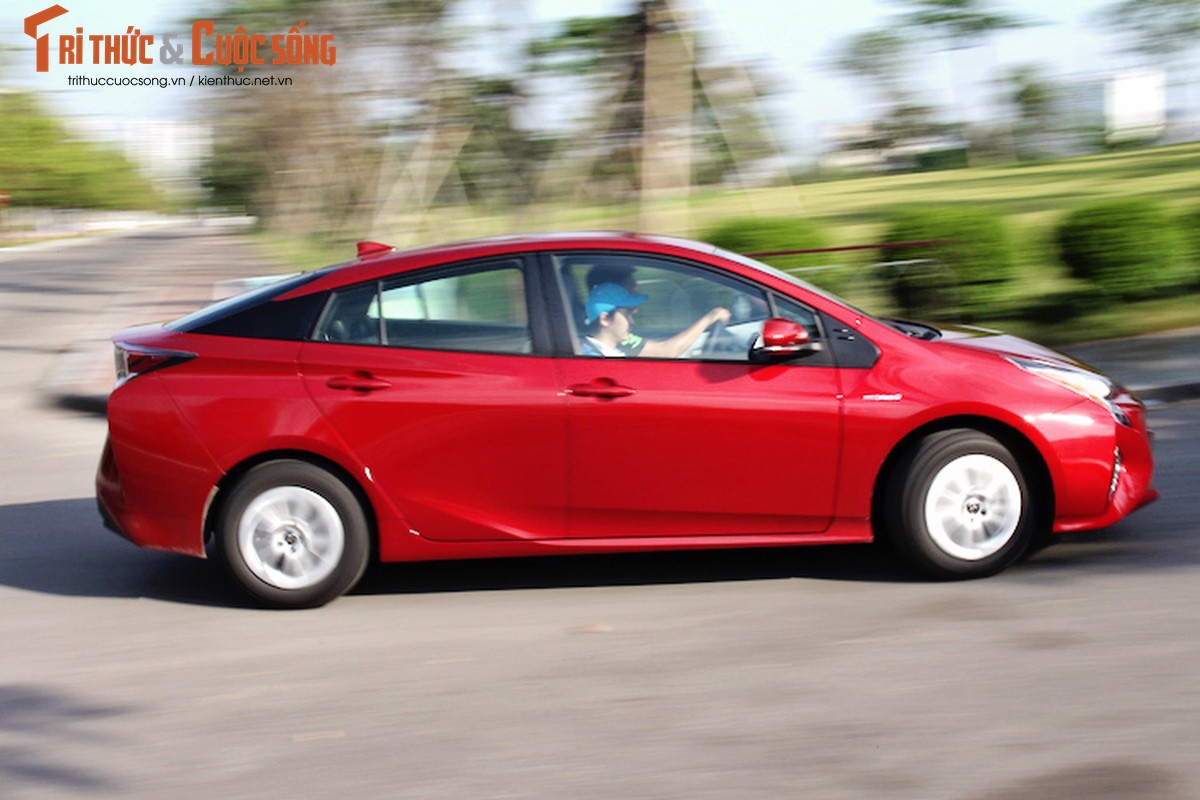 Cam lai oto &quot;sieu tiet kiem&quot; Toyota Prius moi tai VN-Hinh-18