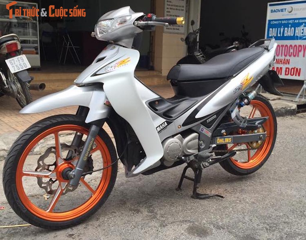 &quot;Xe no&quot; hai ky Yamaha Z125 do khung tai Long Xuyen