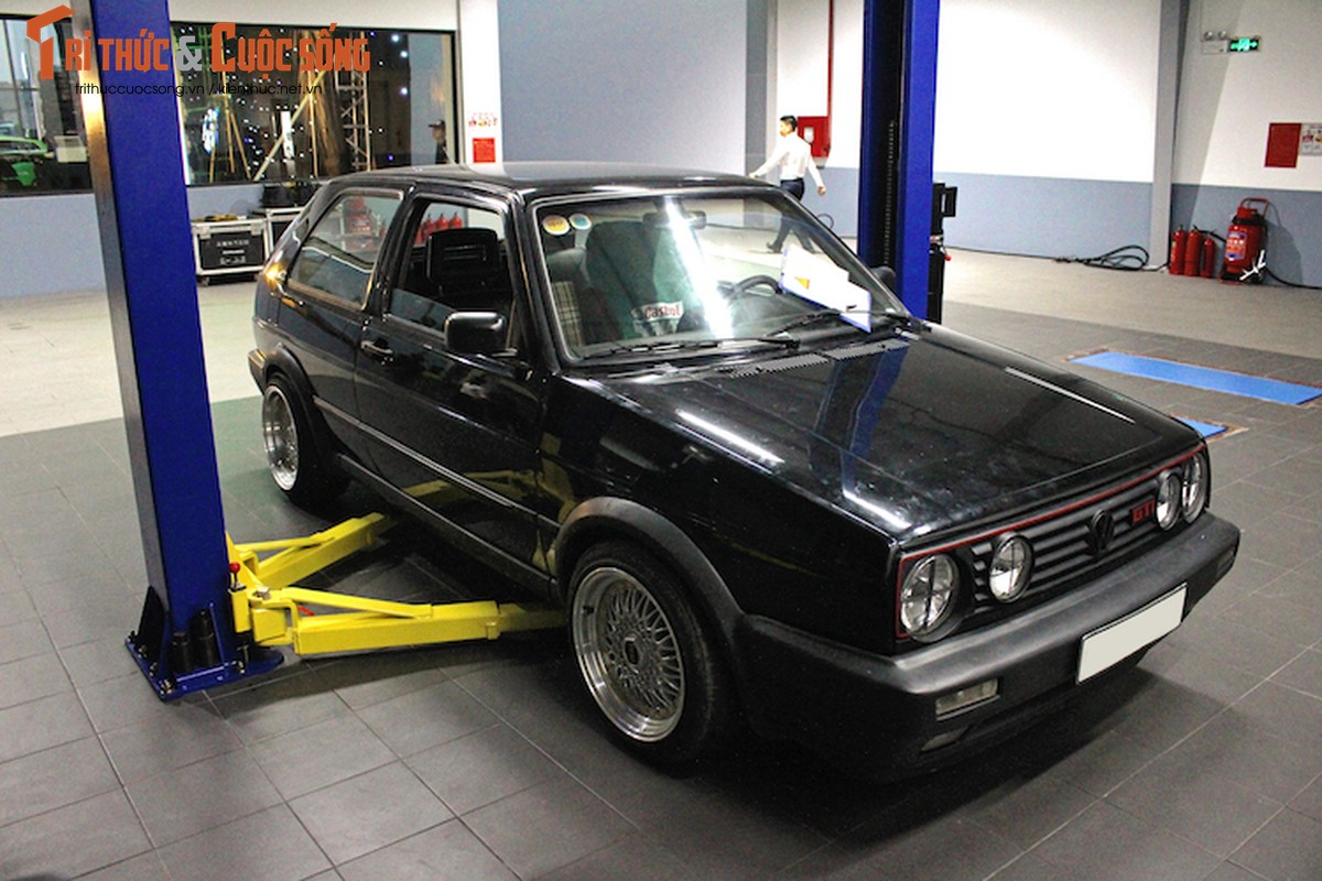 &quot;Hang hiem” Volkswagen Golf GTI hon 30 tuoi tai Ha Noi-Hinh-2