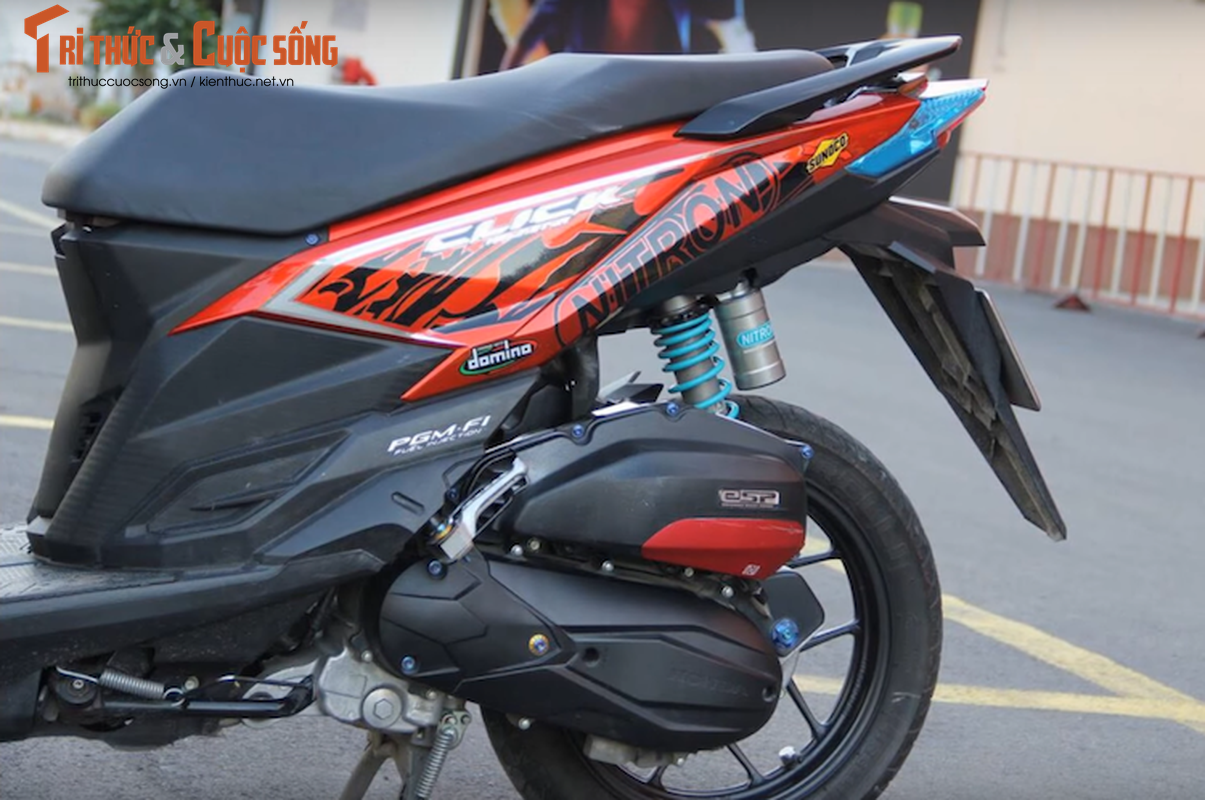 Honda Click 125i do phong cach moto &quot;khung&quot; tai Sai Gon-Hinh-7