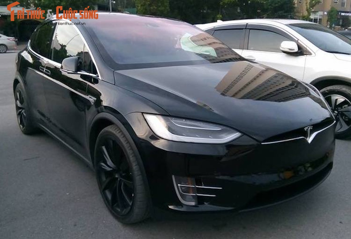 Sieu oto dien Tesla Model X 8 ty “dao pho” Ha Noi-Hinh-2