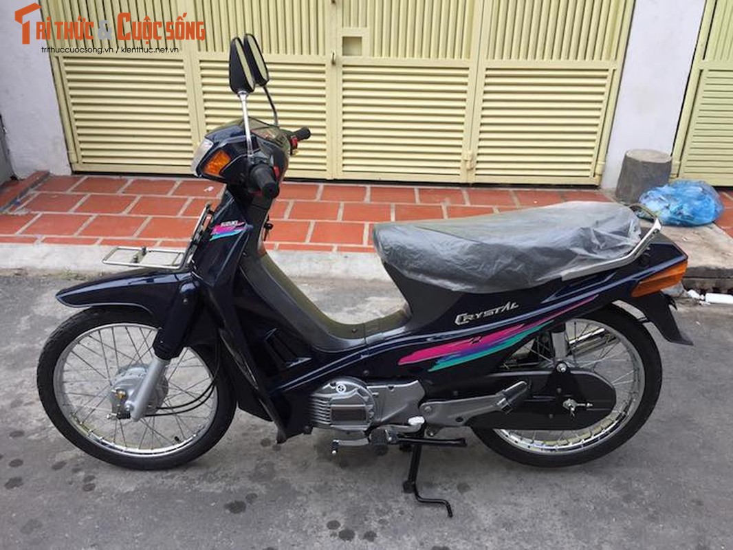 Huyen thoai xe may Suzuki Crystal 110 &quot;sieu zin&quot; tai VN