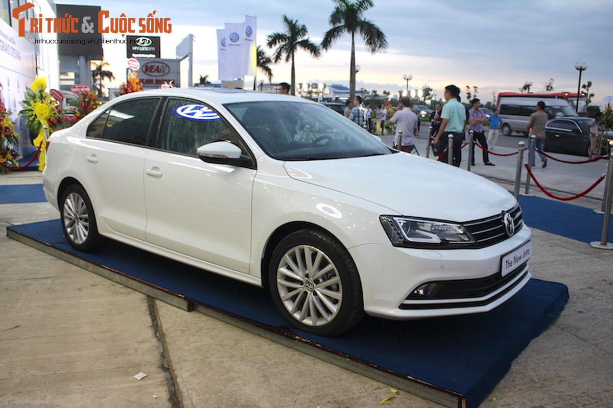 Xe oto “binh dan” Volkswagen Jetta gia 990 trieu tai Ha Noi-Hinh-2