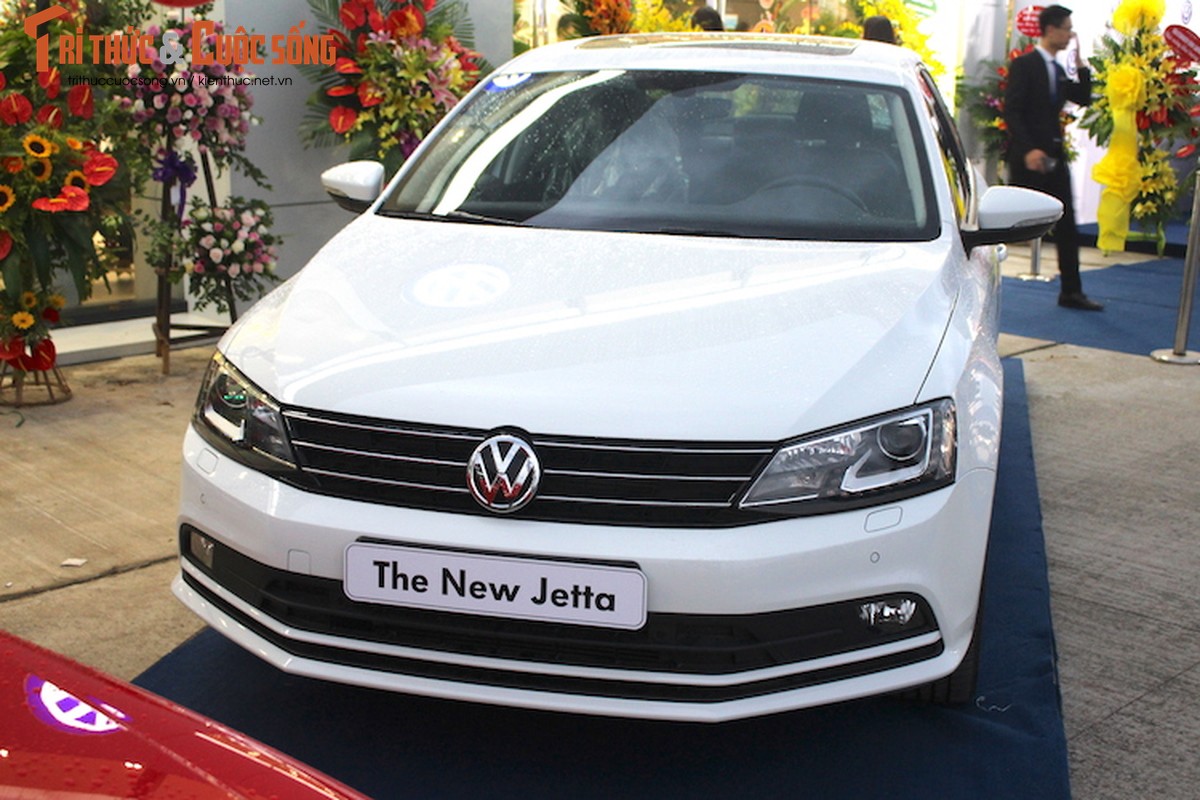 Xe oto “binh dan” Volkswagen Jetta gia 990 trieu tai Ha Noi-Hinh-3