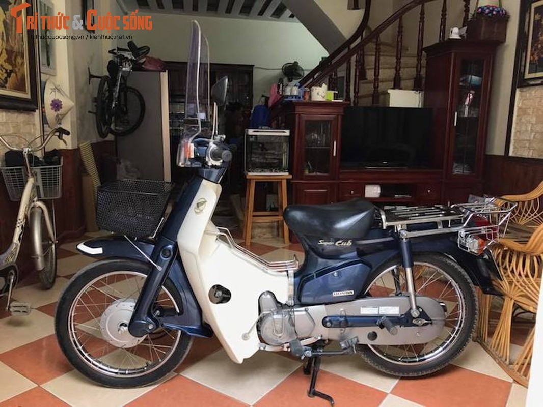 Xe may Honda Cub 82 hang hiem &quot;con zin&quot; tai Ha Noi-Hinh-11