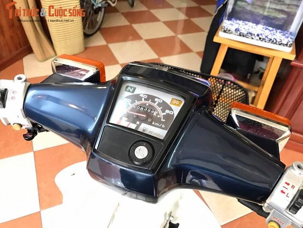 Xe may Honda Cub 82 hang hiem &quot;con zin&quot; tai Ha Noi-Hinh-5