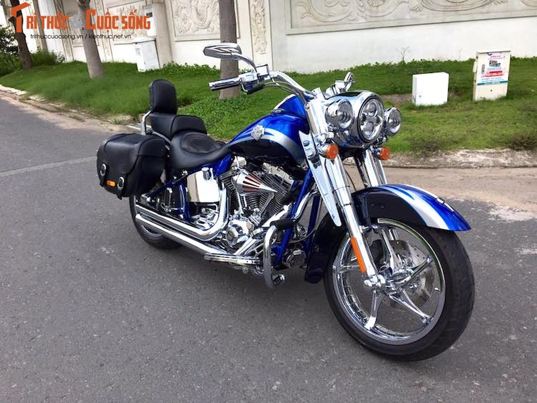 “Xe no” Harley-Davidson CVO Softail gia 750 trieu tai VN