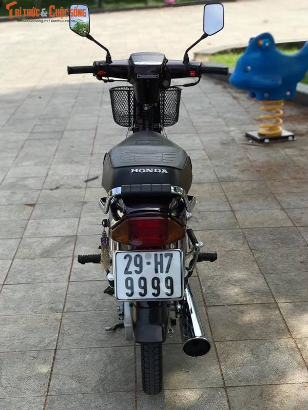 Xe may Honda Dream II bien “khung” gia 200 trieu tai Ha Noi-Hinh-10