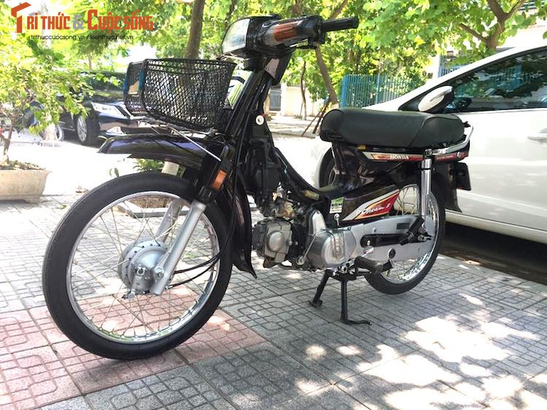 Xe may Honda Dream II bien “khung” gia 200 trieu tai Ha Noi