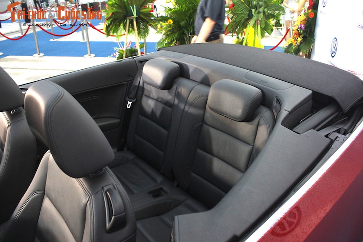 Mui tran Volkswagen Golf Cabriolet &quot;chot gia&quot; 950 trieu tai VN-Hinh-8