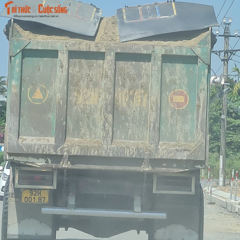 Quang Nam buoc doanh nghiep van tai cat thanh, thung... thi xa Dien Ban van nhan nhan-Hinh-3