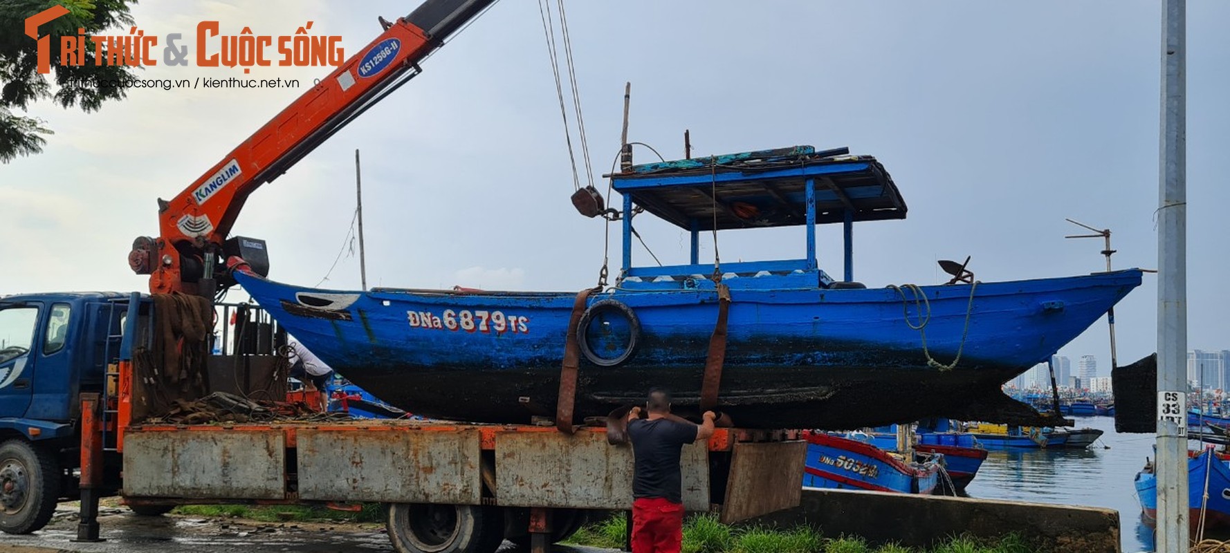 Da Nang: Au thuyen Tho Quang truoc gio sieu bao Noru do bo-Hinh-2