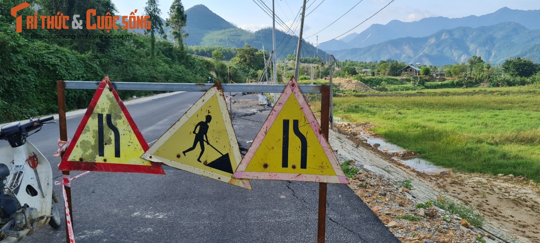 Da Nang: Toan canh tuyen duong tram ty vua tham nhua da nut gay-Hinh-6