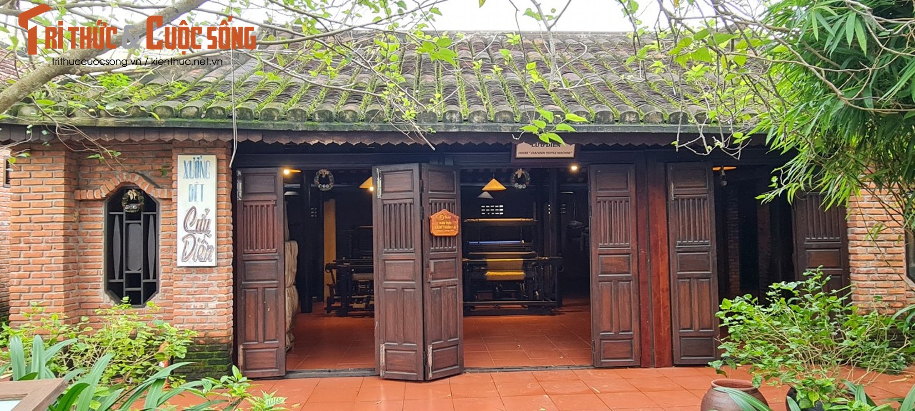 Tham lang lua Hoi An, cung kham pha nghe uom to det lua-Hinh-2