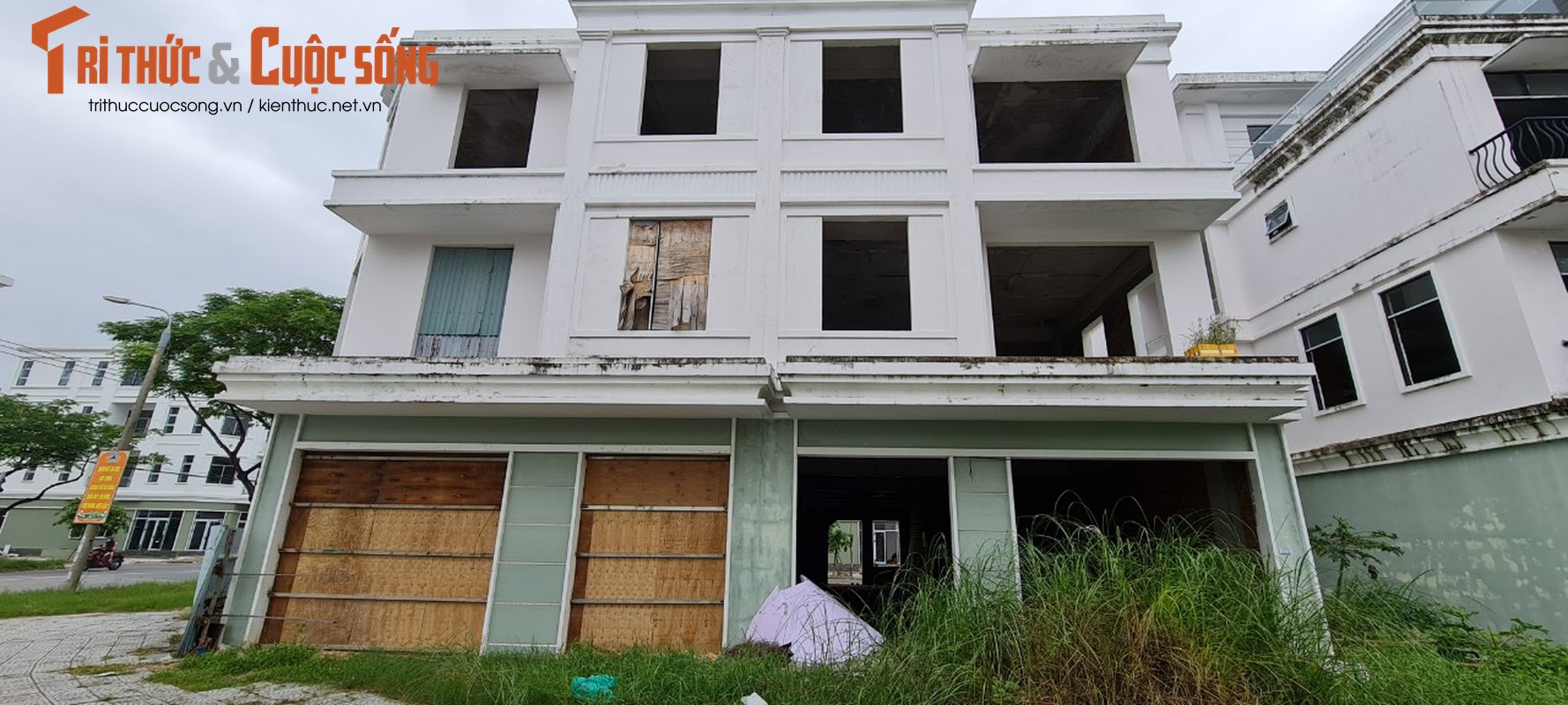 Da Nang: Xot xa loat shophouse chuc ty bo hoang, co phu kin-Hinh-4