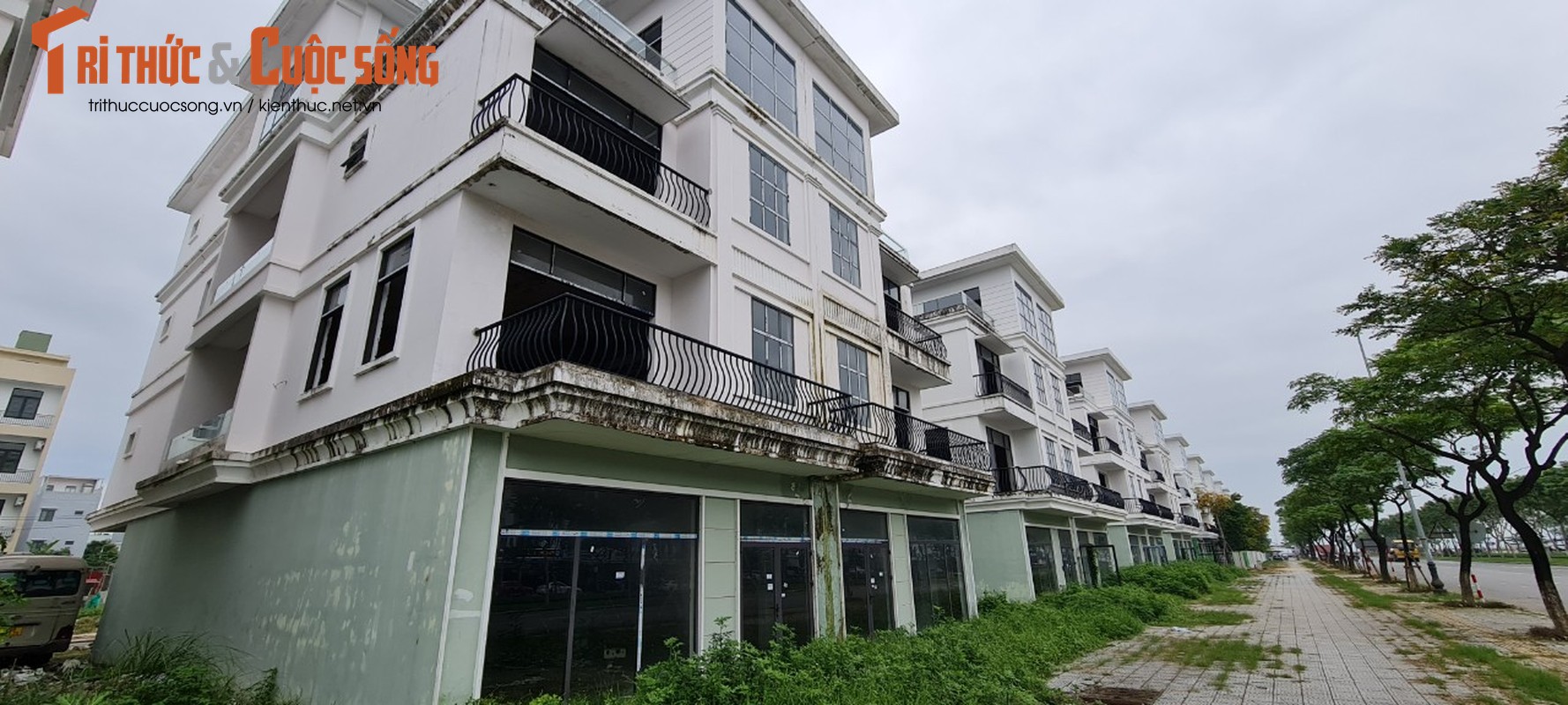 Da Nang: Xot xa loat shophouse chuc ty bo hoang, co phu kin