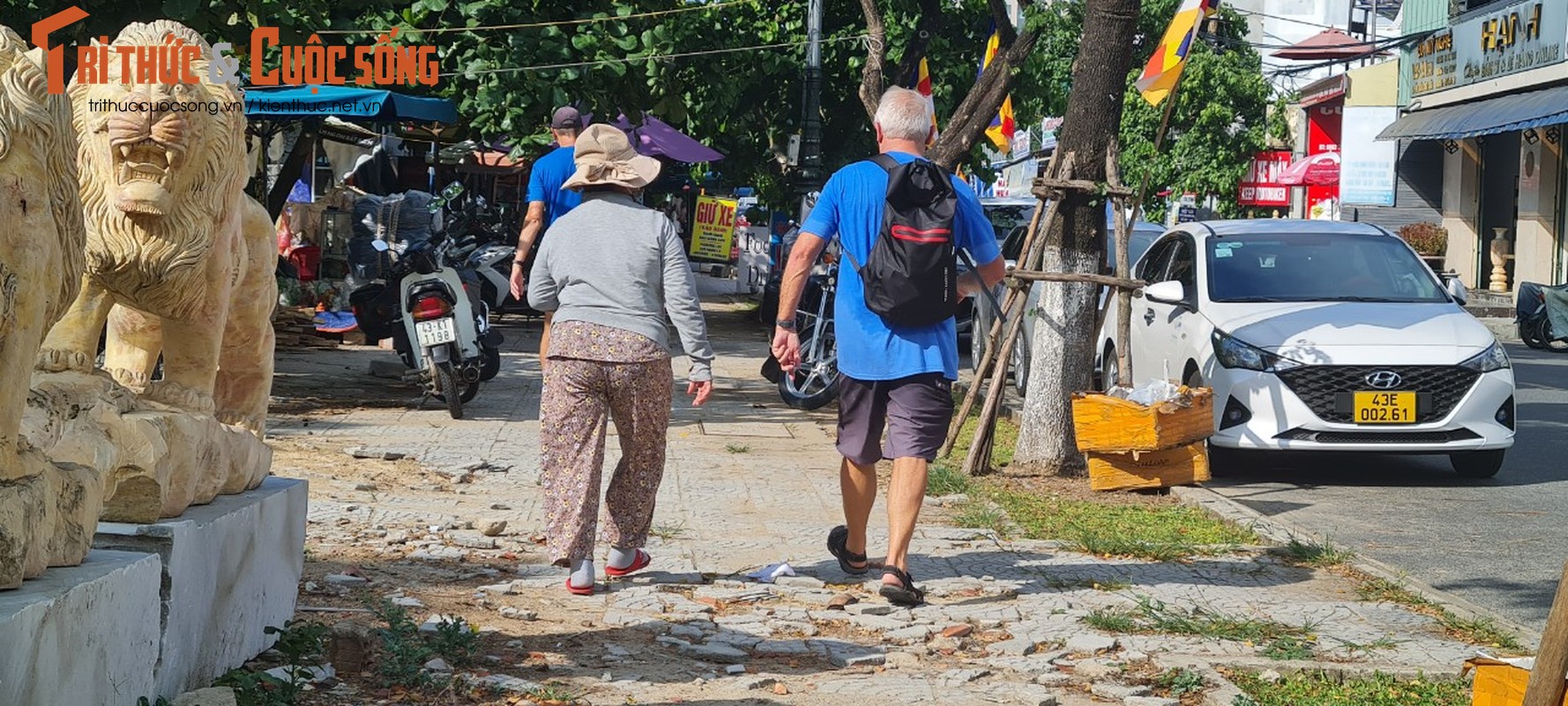 Da Nang: Ngo ngang canh nhech nhac quanh khu danh thang Ngu Hanh Son-Hinh-5