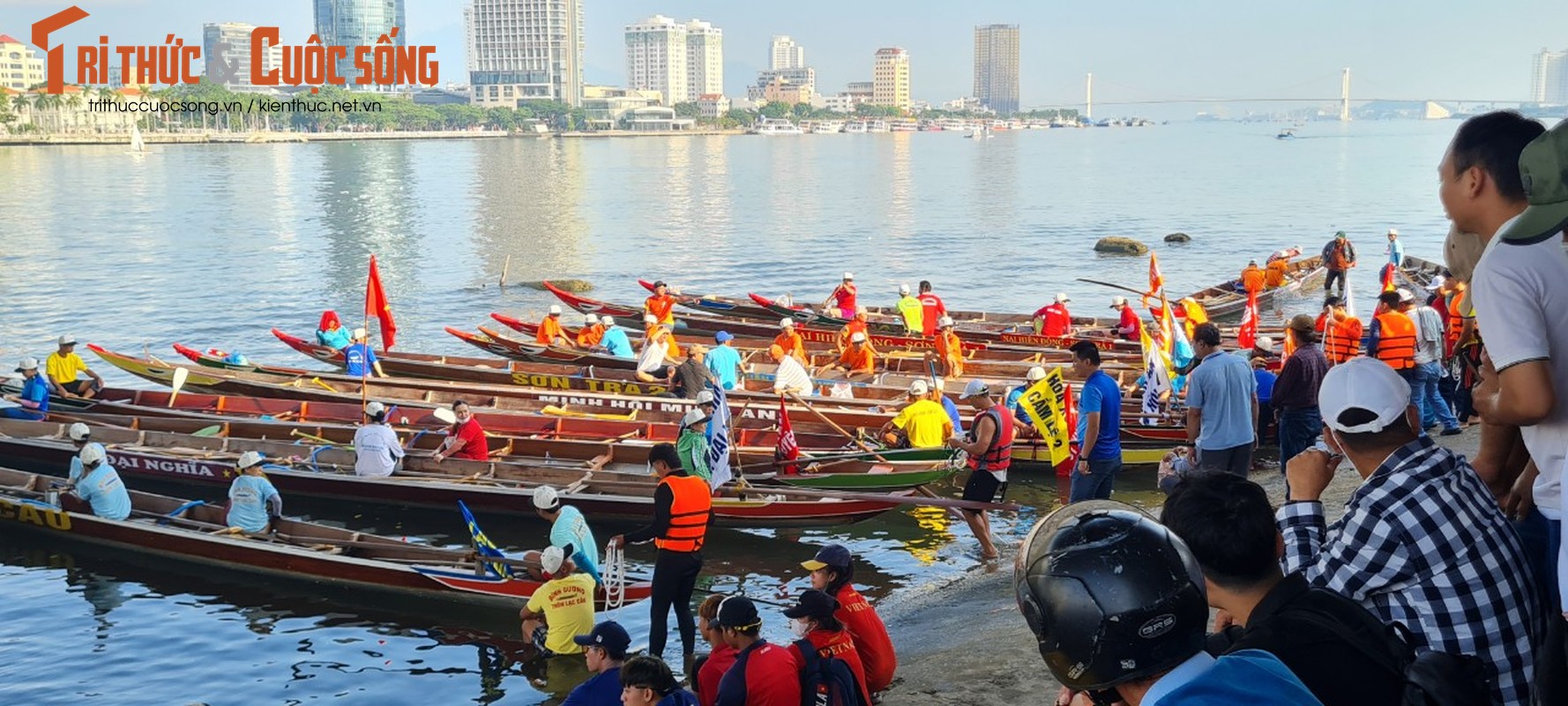 Da Nang: Toan canh giai dua thuyen truyen thong tren song Han dip le 2/9-Hinh-15