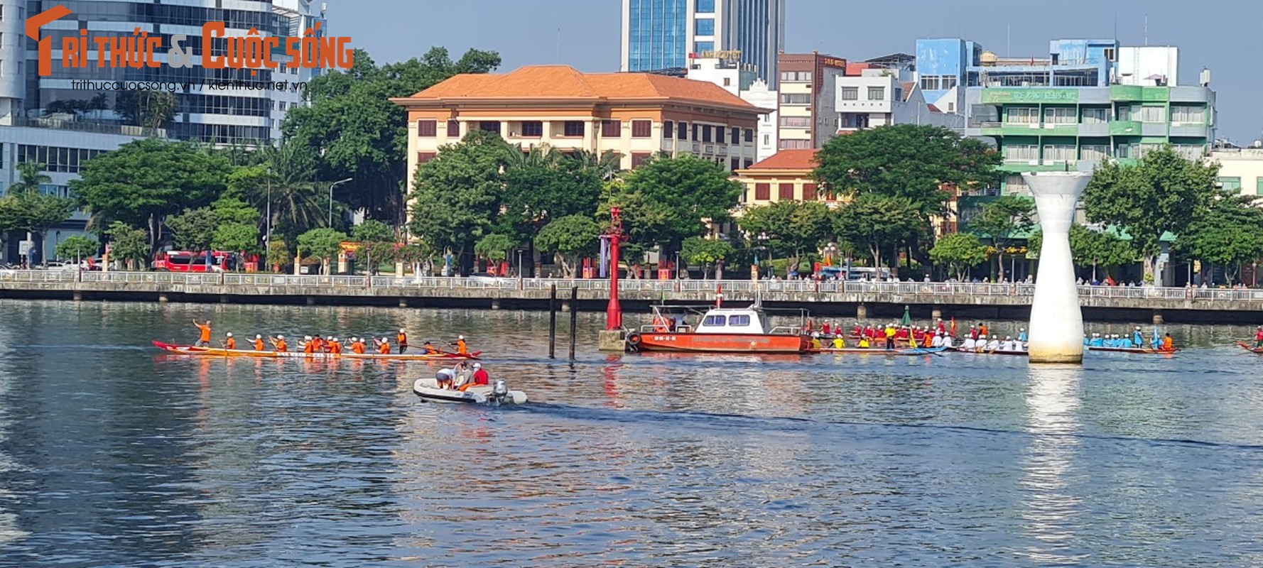 Da Nang: Toan canh giai dua thuyen truyen thong tren song Han dip le 2/9-Hinh-3