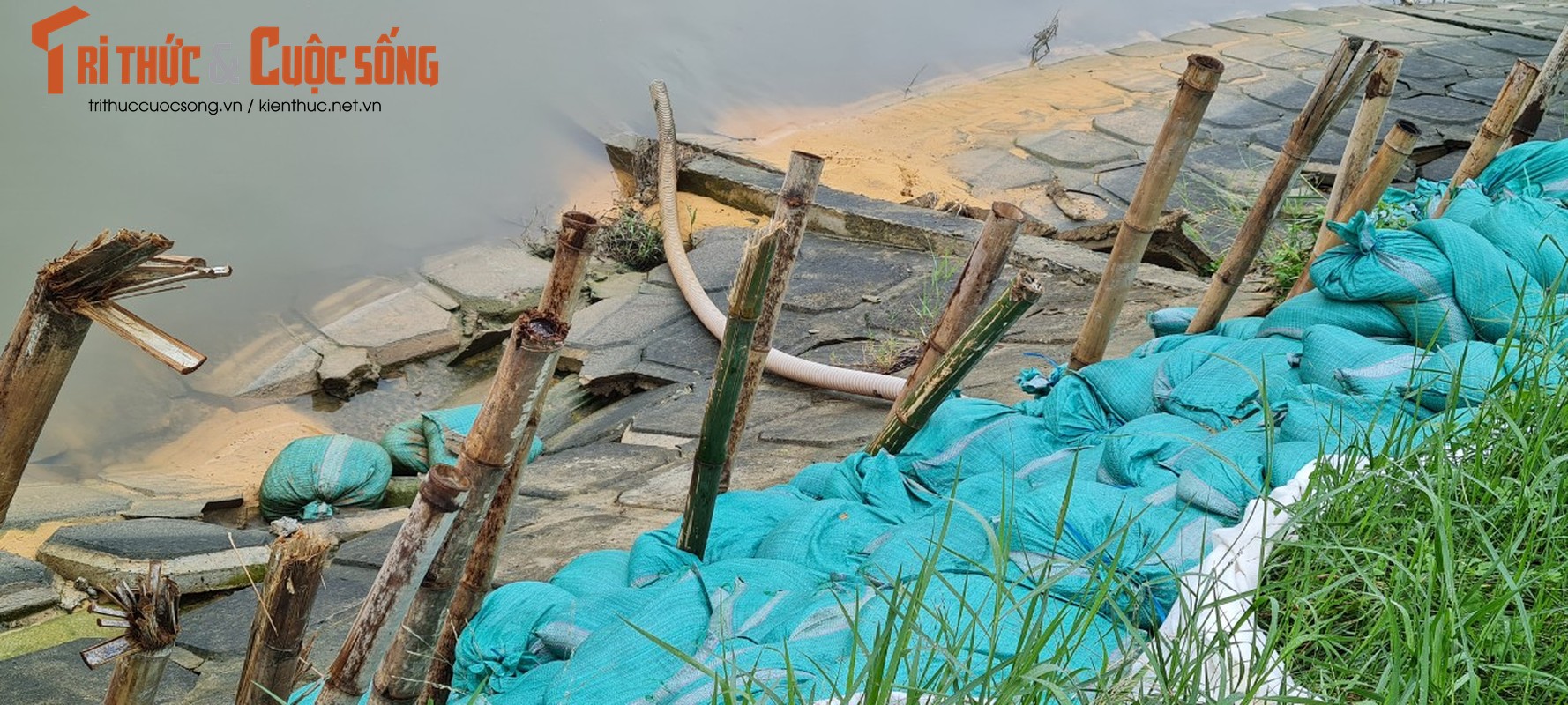 Da Nang: Kenh thoat nuoc Phu Loc bi sut lun, sat lo nghiem trong-Hinh-12