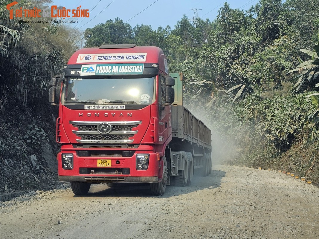 Can canh Quoc lo 14D di cua khau quoc te nat nhu duong lang-Hinh-13