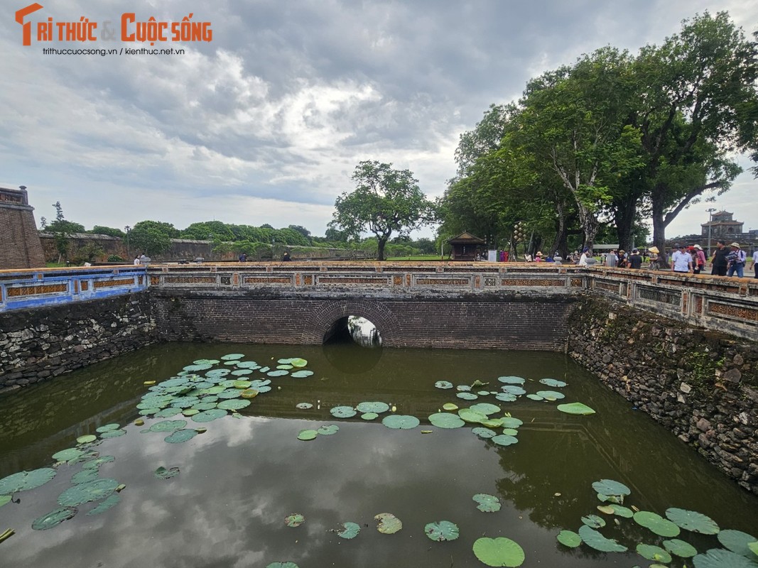 View - 	Phục dựng lễ đổi gác lính canh thời Nguyễn tại Hoàng thành Huế