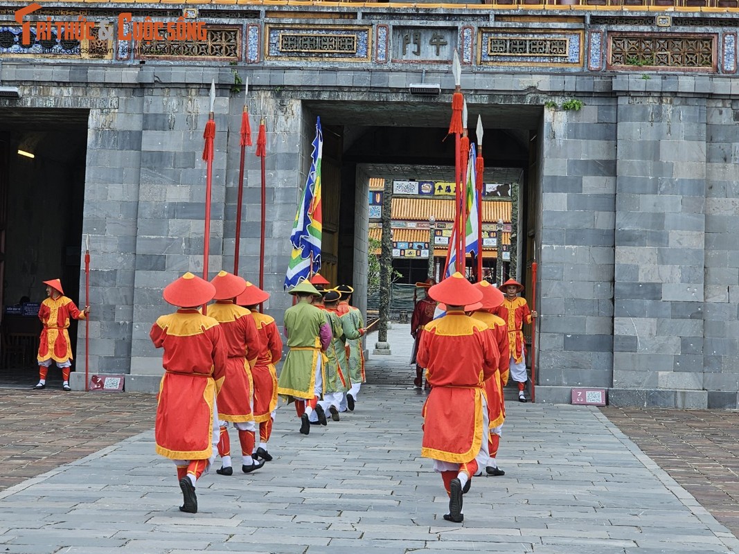 Phuc dung le doi gac cua linh canh thoi Nguyen tai Hoang thanh Hue-Hinh-8