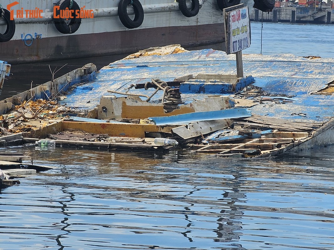 Vinh Man Quang nhech nhac, bi bua vay boi du loai rac-Hinh-8