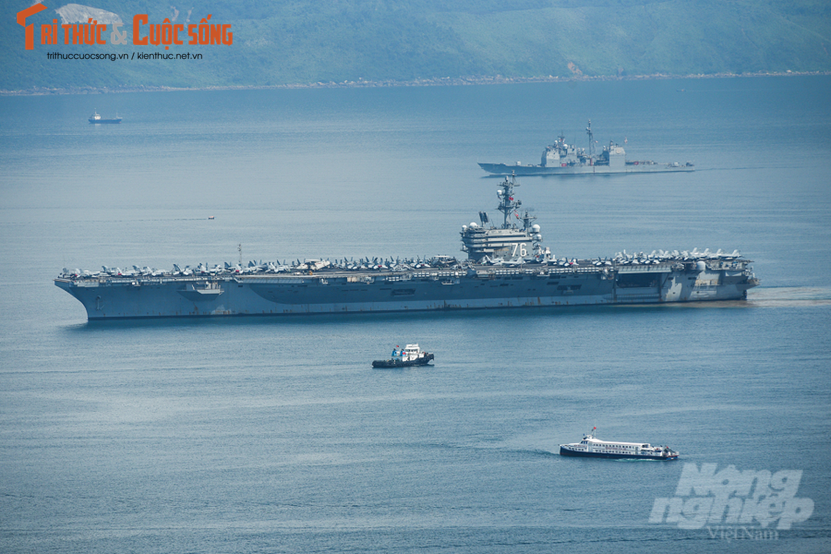 Bien doi tau san bay USS Ronald Reagan cua My den Da Nang-Hinh-8