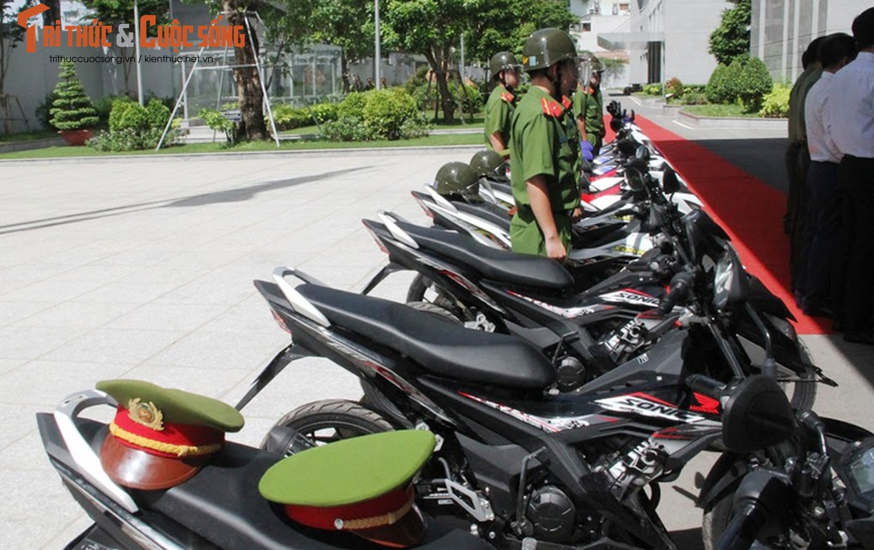 “Soi” 100 xe moto dac chung cua Canh sat SBC TP HCM-Hinh-4