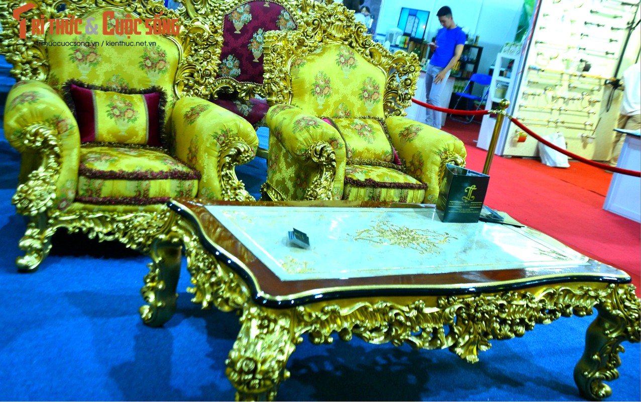 Choang ngop sofa dat vang hon nua ty cua dai gia Ha Noi-Hinh-2