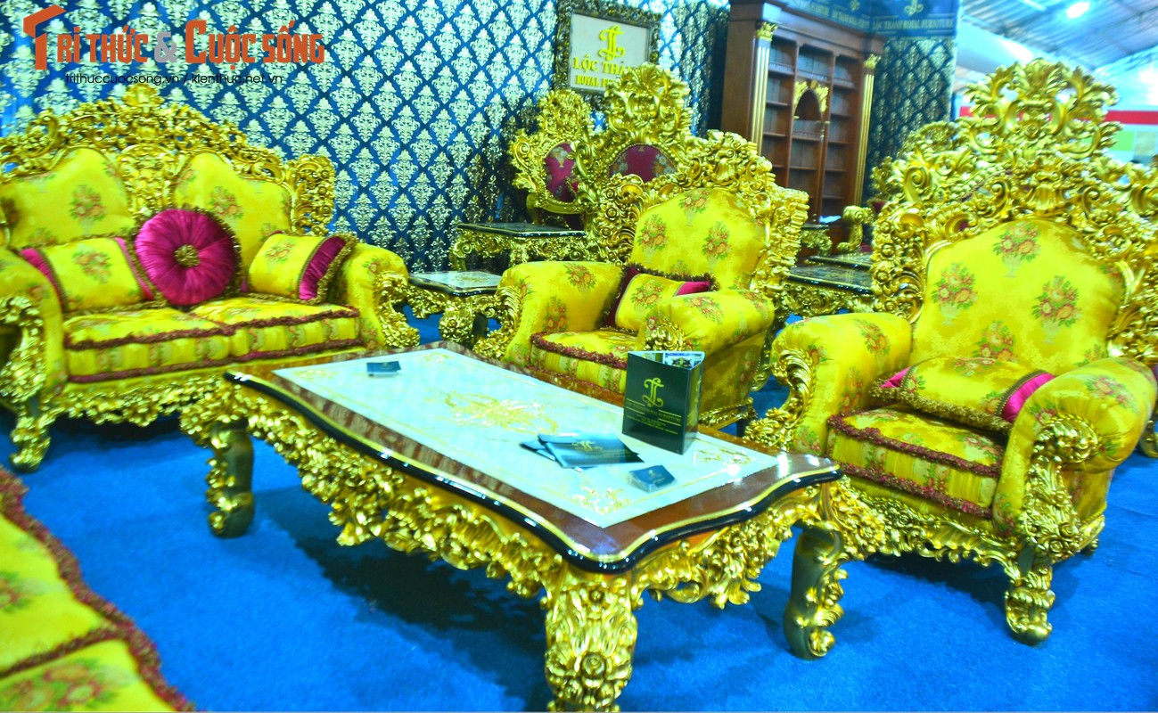 Choang ngop sofa dat vang hon nua ty cua dai gia Ha Noi