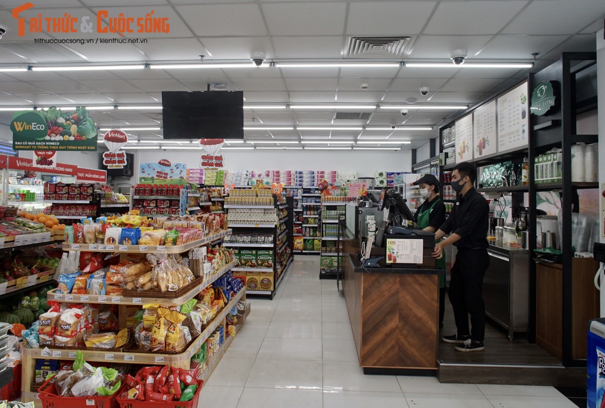 Ben trong cua hang VinMart dau tien tai Ha Noi ban Phuc Long-Hinh-2