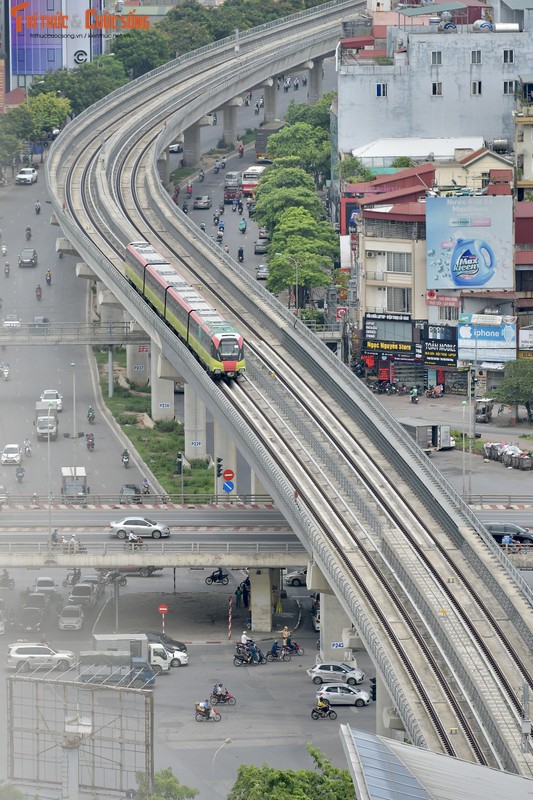 Tau duong sat Nhon - Ga Ha Noi tren cao chay thu nghiem lien dong 8,5km-Hinh-10