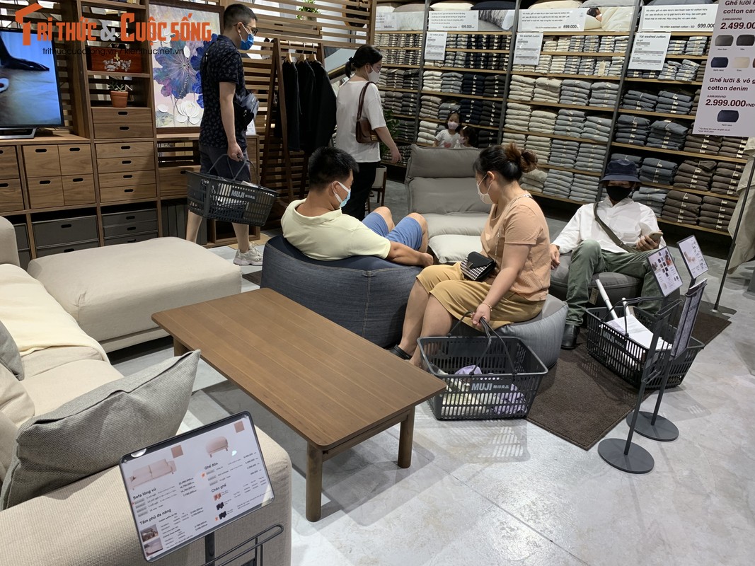 Khai truong MUJI dau tien Ha Noi, mo cua  30 phut quay thanh toan da chat cung  khach-Hinh-6