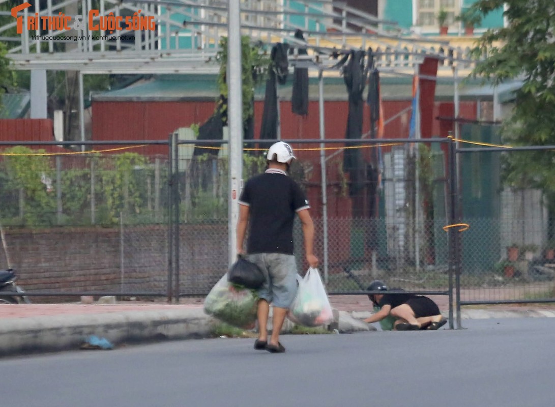 Co Nhue 2: Nguoi dan vuot rao, thong chot di cho... 