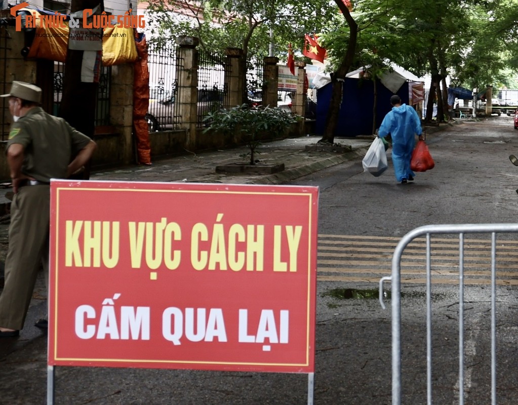 Ha Noi xuat hien chum ca benh moi, quan Hoang Mai phong toa gan 600 ho dan-Hinh-2