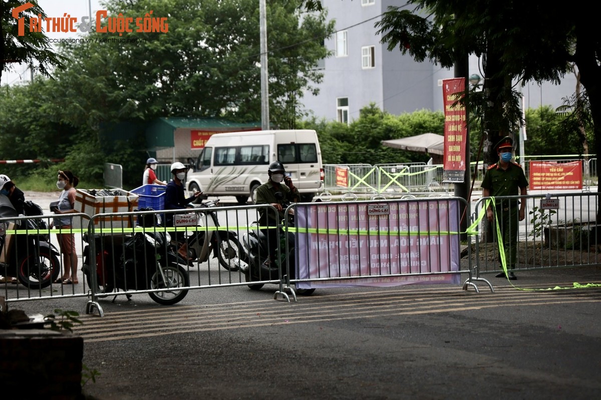 Ha Noi xuat hien chum ca benh moi, quan Hoang Mai phong toa gan 600 ho dan-Hinh-8