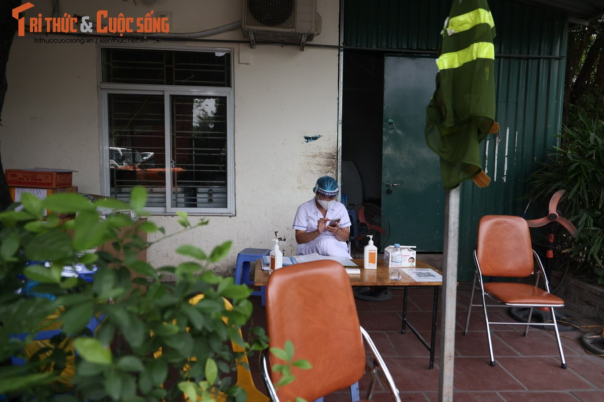 Sau khi noi long, cua ngo Ha Noi un tac nghiem trong-Hinh-12